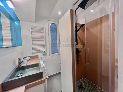 Salle de bains dans l'établissement Le Vintage - Paris 11