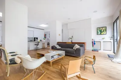 Cuisine ou kitchenette dans l'établissement House in Paris