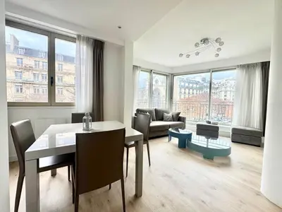 Coin salon dans l'établissement Luxury Paris Apt, Eiffel View, Golden Triangle