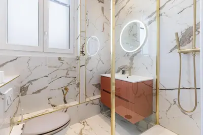 Salle de bains dans l'établissement Charm and standing with 2 bedrooms close to Trocadéro