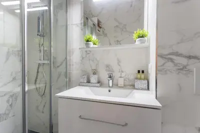 Salle de bains dans l'établissement Cosy flat 3P- Le Marais 2
