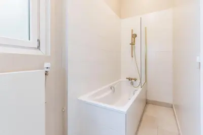 Salle de bains dans l'établissement Modern air-conditioned apartment Arc de Triomphe