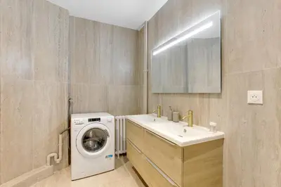 Salle de bains dans l'établissement Beautiful AC apartment - Close to Trocadéro