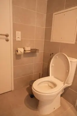 Salle de bains dans l'établissement Apartement with garden and parking 5 min to métro line 4