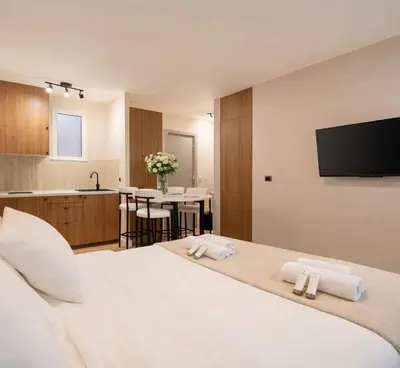 Télévision ou salle de divertissement dans l'établissement Montmartre - Deluxe studio with lift for 4