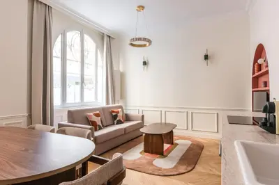 Coin salon dans l'établissement Paris Conciergerie - Stylish and quiet apartment - 2 bedrooms with Netflix