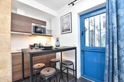 Cuisine ou kitchenette dans l'établissement Superb apartment-1BR 2P - Sentier