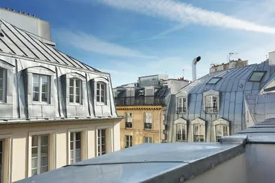 Vue générale sur Paris ou vue de la ville depuis l'appartement