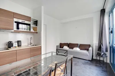Cuisine ou kitchenette dans l'établissement Superb apartment -1BR 2P - Sentier