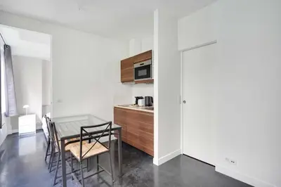 Cuisine ou kitchenette dans l'établissement Superb apartment -1BR 2P - Sentier