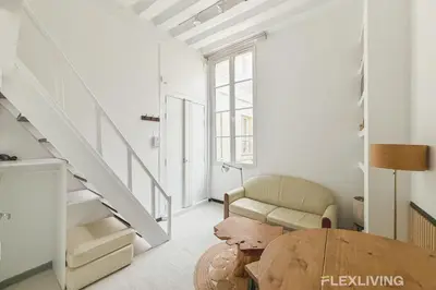Plan de l'établissement Charmant studio dans Paris 04ème