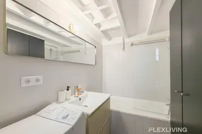 Salle de bains dans l'établissement Charmant studio dans Paris 04ème