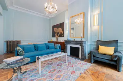 Coin salon dans l'établissement Le vrai style Parisien au centre du Marais