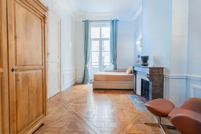 Coin salon dans l'établissement Le vrai style Parisien au centre du Marais