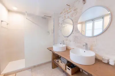 Salle de bains dans l'établissement Le vrai style Parisien au centre du Marais