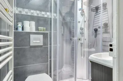 Salle de bains dans l'établissement Le Pajol - Appartement Paris 18eme