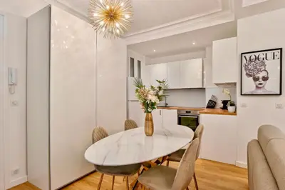 Cuisine ou kitchenette dans l'établissement Stylish loft - Arc de Triomphe