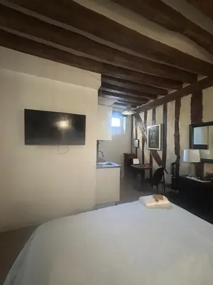 Télévision ou salle de divertissement dans l'établissement Studio in Les Halles Center