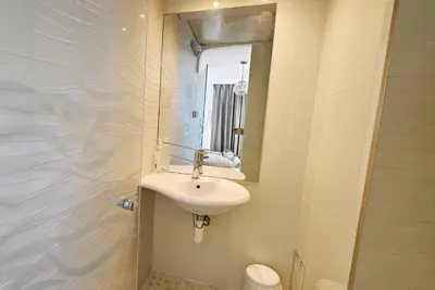 Salle de bains dans l'établissement Beautiful&big apt for 8persons parking free