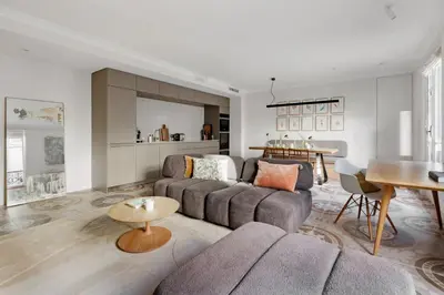 Coin salon dans l'établissement Exclusive Luxury 1BR with AC, Prime 7th