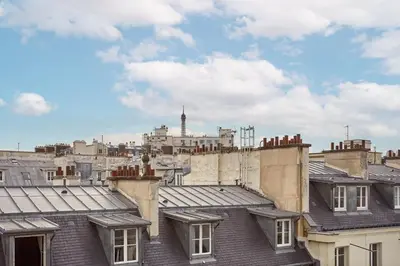 Vue générale sur Paris ou vue de la ville depuis l'appartement