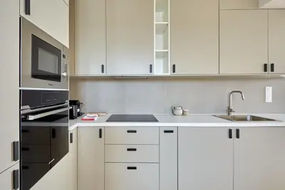 Cuisine ou kitchenette dans l'établissement Spacious 3 Bedroom Apartment - Luxe Trocadero