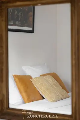 Un ou plusieurs lits dans un hébergement de l'établissement Studio elegant pres de Saint-Sulpice