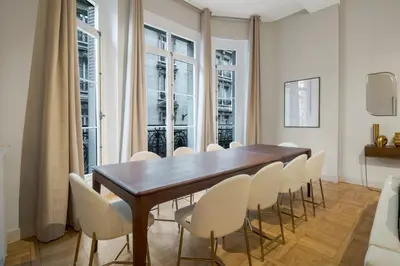 Plan de l'établissement Spacious and elegant 2BR airconditioned Trocadéro