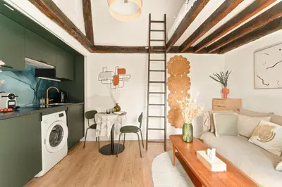 Cuisine ou kitchenette dans l'établissement Cité des Fleurs Paris17- Cozy Junior OneBedroom-4p