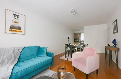 Coin salon dans l'établissement Bel appartement au coeur du 8eme arrondissement