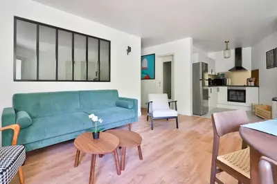 Cuisine ou kitchenette dans l'établissement Beau deux pieces au coeur de Neuilly
