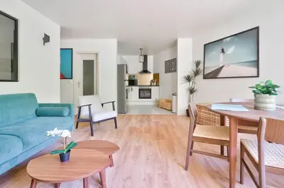 Cuisine ou kitchenette dans l'établissement Beau deux pieces au coeur de Neuilly