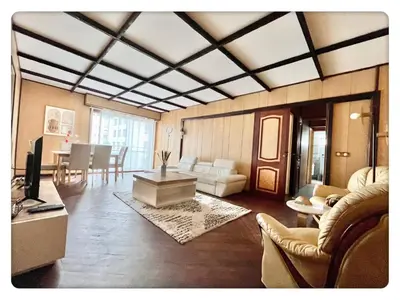 Coin salon dans l'établissement 3 beds-120m2-Terrace & Parking Near La Defense and Champs Elysees