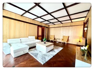 Coin salon dans l'établissement 3 beds-120m2-Terrace & Parking Near La Defense and Champs Elysees