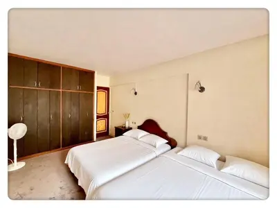 Un ou plusieurs lits dans un hébergement de l'établissement 3 beds-120m2-Terrace & Parking Near La Defense and Champs Elysees