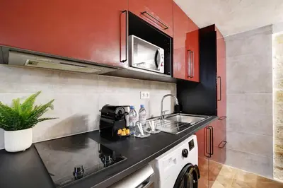 Cuisine ou kitchenette dans l'établissement A jewel in the heart of the Marais- 4P 1BDR- Paris