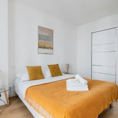 2 pieces renovee a neuf Paris 5 - 4P