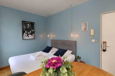 Un ou plusieurs lits dans un hébergement de l'établissement 405 - sejour romantique dans un studio de Paris 5