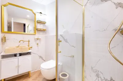 Salle de bains dans l'établissement Sublime 3 chambres a Montmartre avec Clim et Jacuzzi