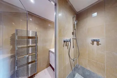 Salle de bains dans l'établissement Avenue Montaigne - Prime Location