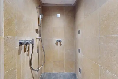Salle de bains dans l'établissement Avenue Montaigne - Prime Location