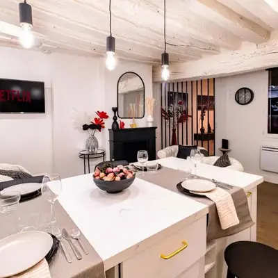 Artist apartment Latin Quarter