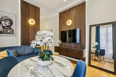Télévision ou salle de divertissement dans l'établissement Prime Location - Orsay - Chic Apartment