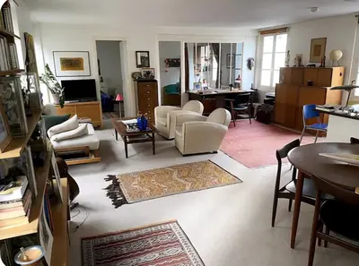 Télévision ou salle de divertissement dans l'établissement Charming 3-room bright Canal Saint-Martin