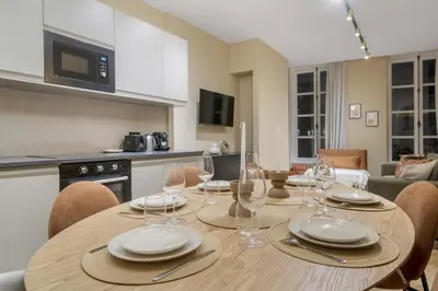 Cuisine ou kitchenette dans l'établissement Elegant 3-room air-conditioned apartment in the heart of Le Marais