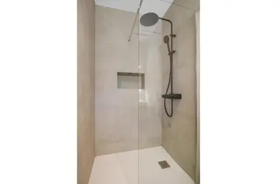 Salle de bains dans l'établissement Elegant 3-room air-conditioned apartment in the heart of Le Marais