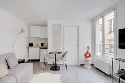 Cuisine ou kitchenette dans l'établissement Charming studio - AC- 2P- Sentier