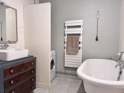 Salle de bains dans l'établissement Sentier