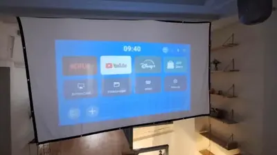 Télévision ou salle de divertissement dans l'établissement Sentier