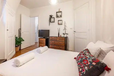 Un ou plusieurs lits dans un hébergement de l'établissement Central Paris Studio - 10 min to Notre-Dame